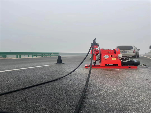 南澳马路路基路面开裂下沉注浆加固灌浆